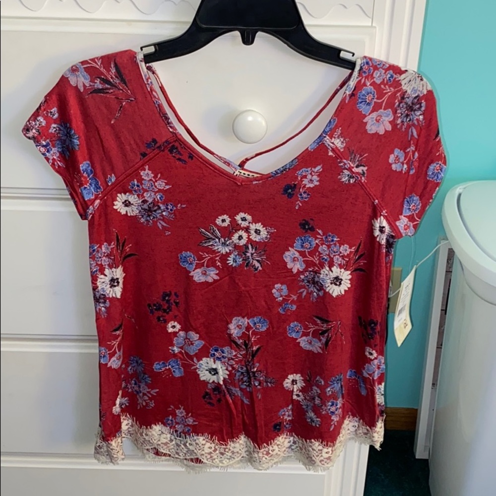 NEVER WORN pink flower t-shirt